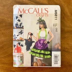 Uncut McCall’s Crafts M6811 (2013) Halloween decor, factory fold sewing pattern
